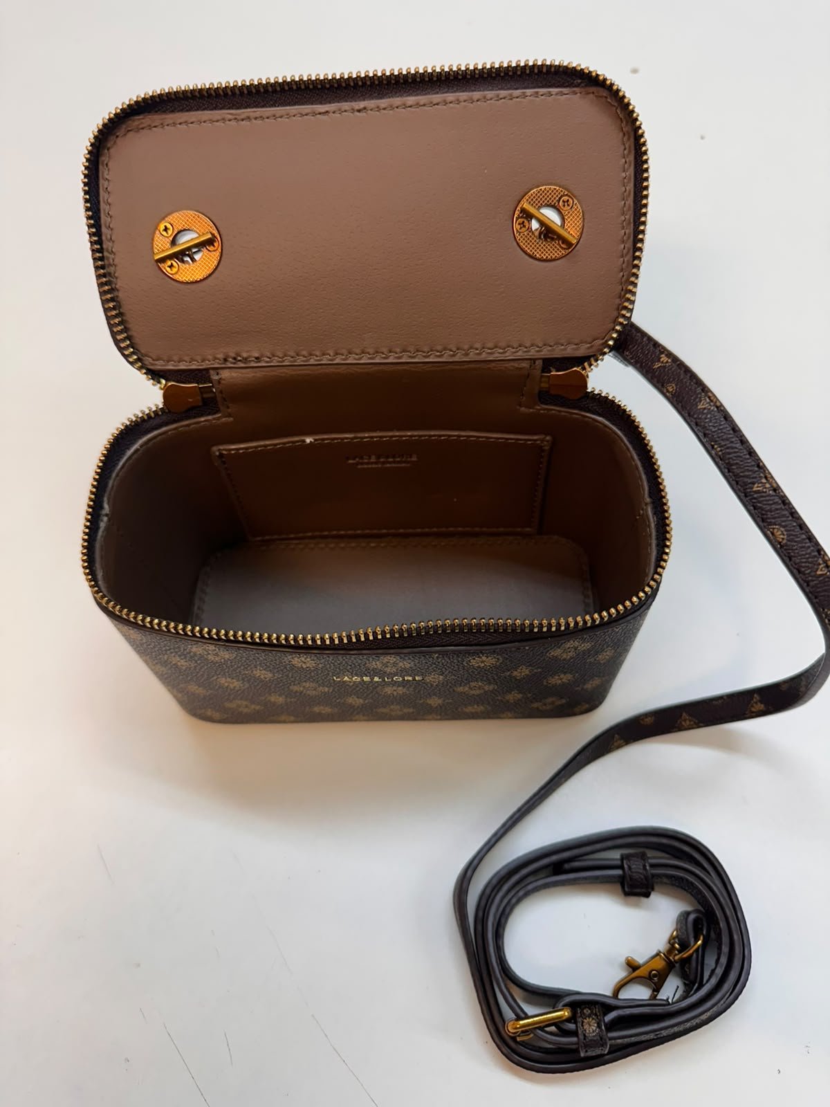 Bolsa baú com estampa Canva (interior)