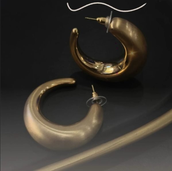 Argola meia-lua dourada